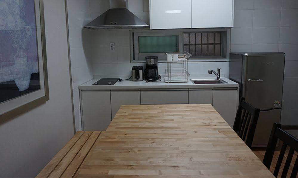 Eden Guest House Itaewon Seoul Hotel 2*