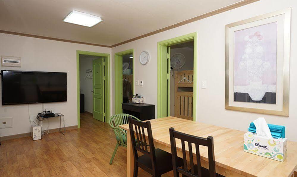 Hotel Eden Guest House Itaewon Seoul 2*
