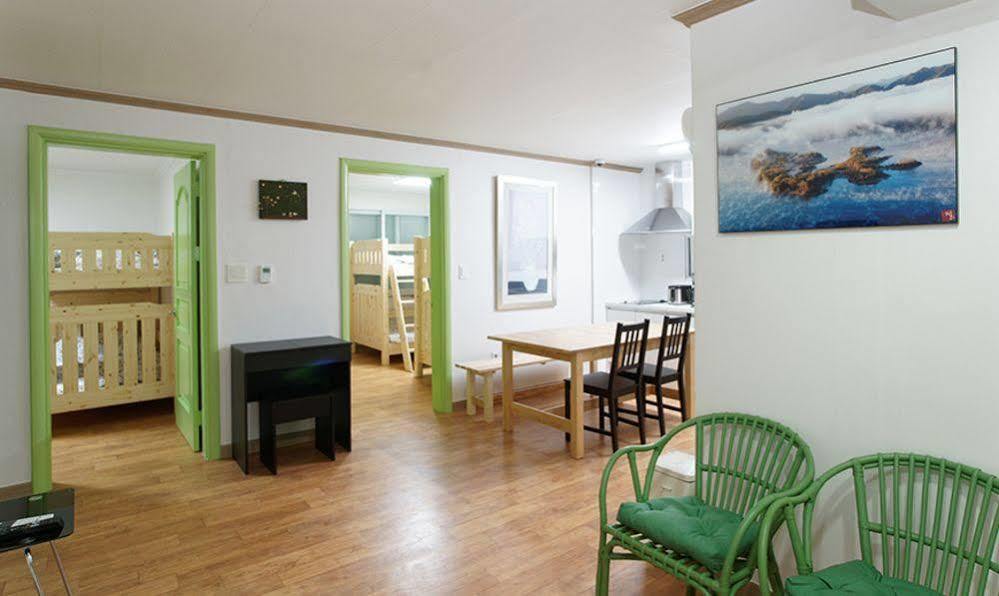 Hotel Eden Guest House Itaewon Seoul 2*