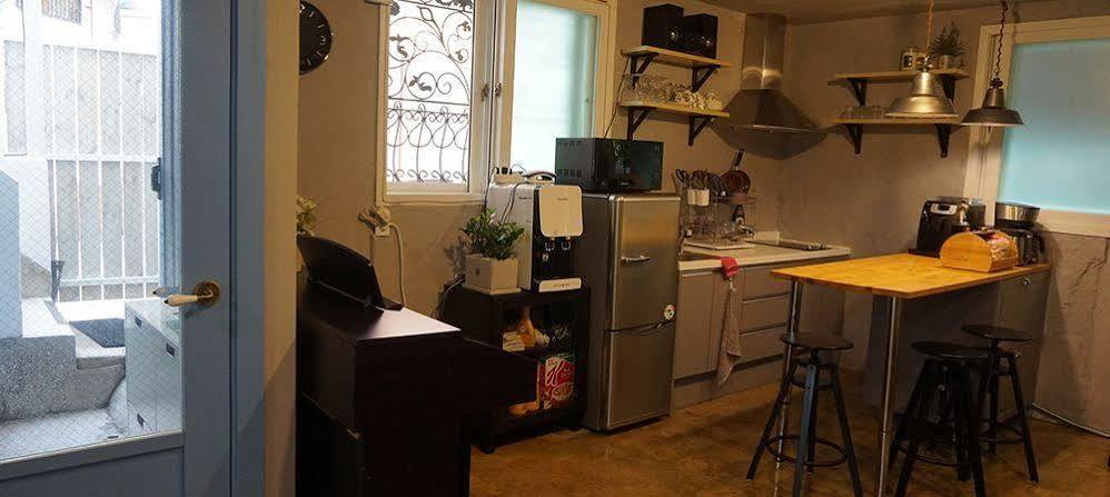 Eden Guest House Itaewon Seoul Hotel